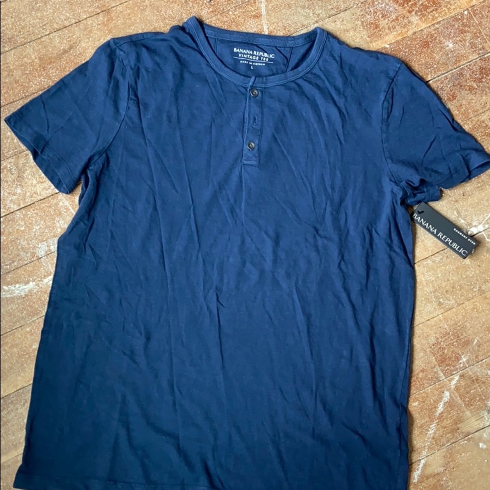 Banana republic tee